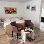 Kuljis شقة فيس